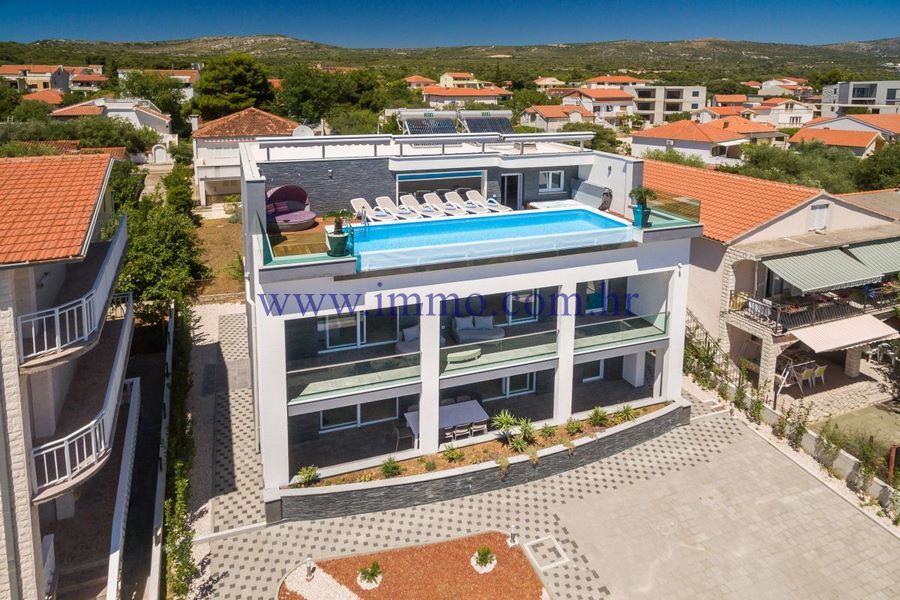 Villa in Rogoznica, Croatia, 377 sq.m - picture 1