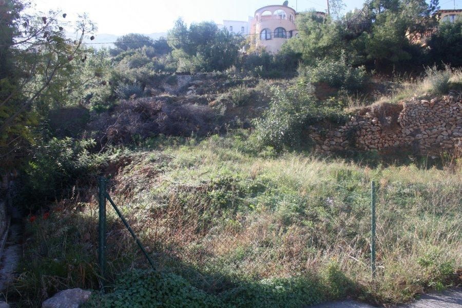 Land in Calp, Spain, 906 sq.m - picture 1