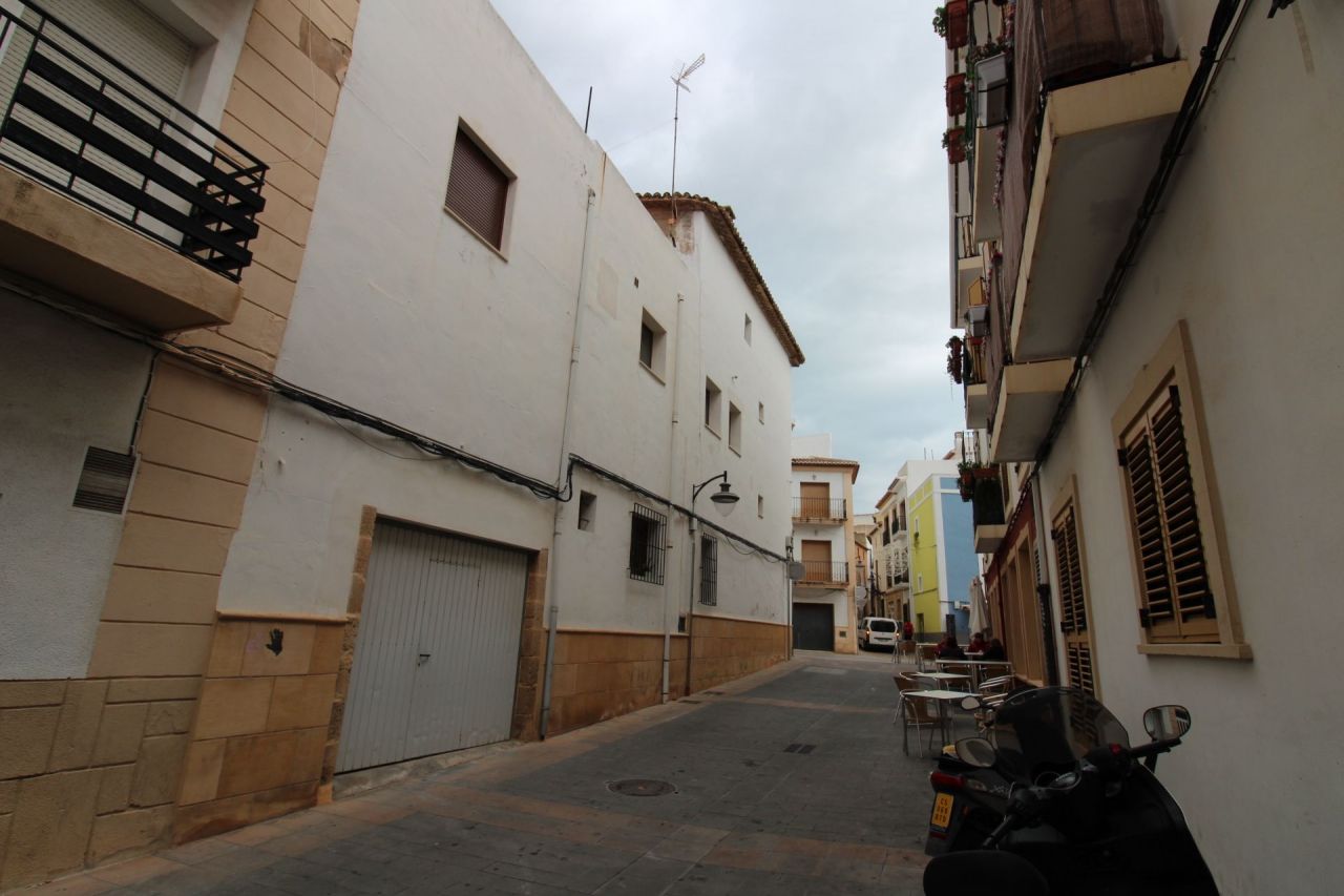 Commercial property in Javea, Spain - picture 1