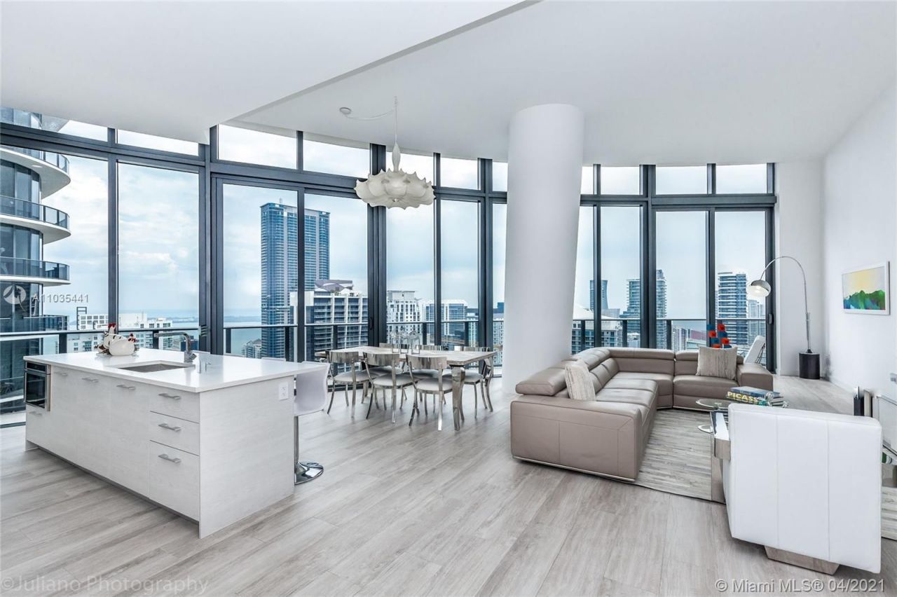 Penthouse in Miami, USA, 190 m² - picture 1