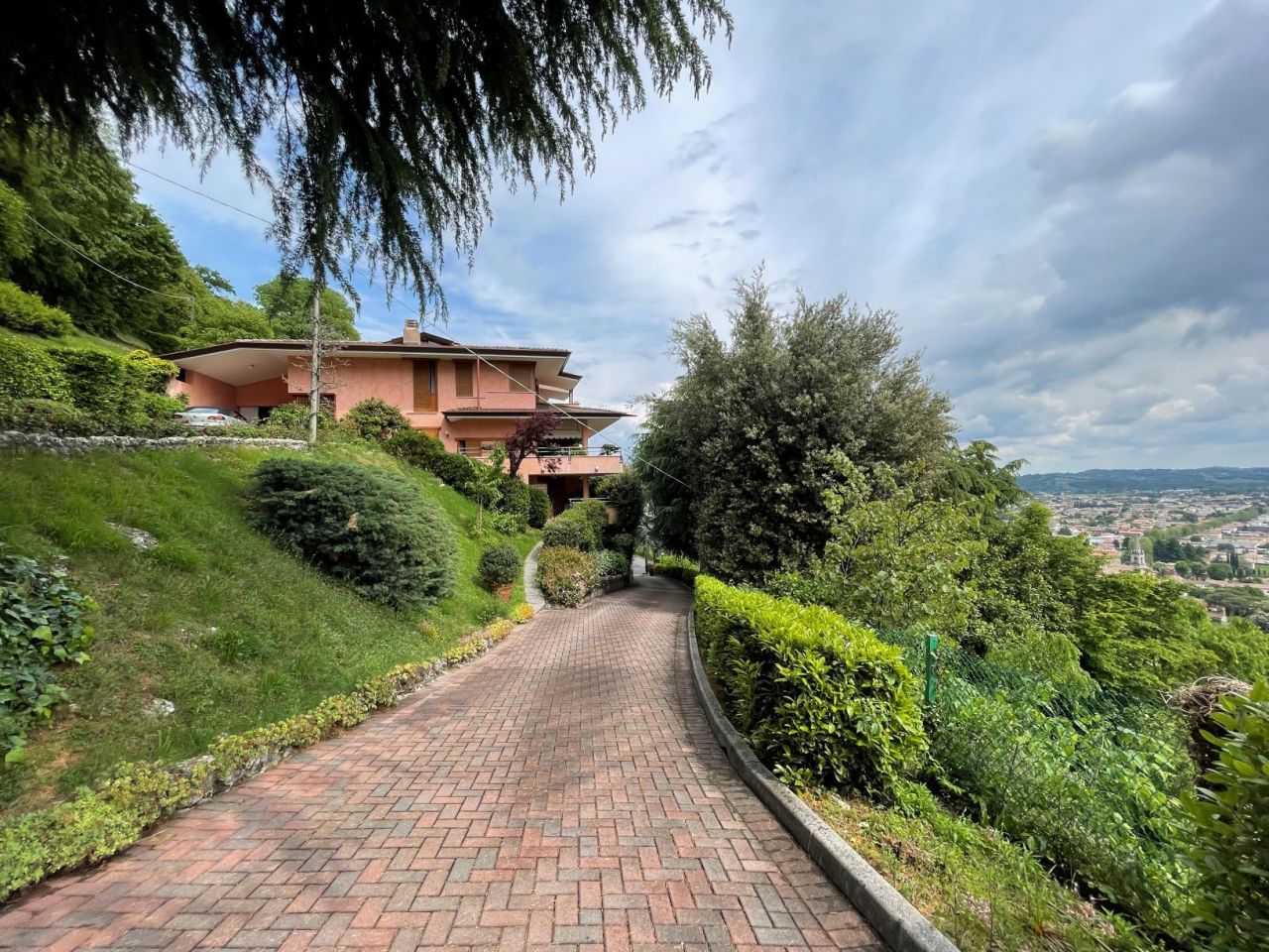 Villa in Treviso, Italy, 371 sq.m - picture 1