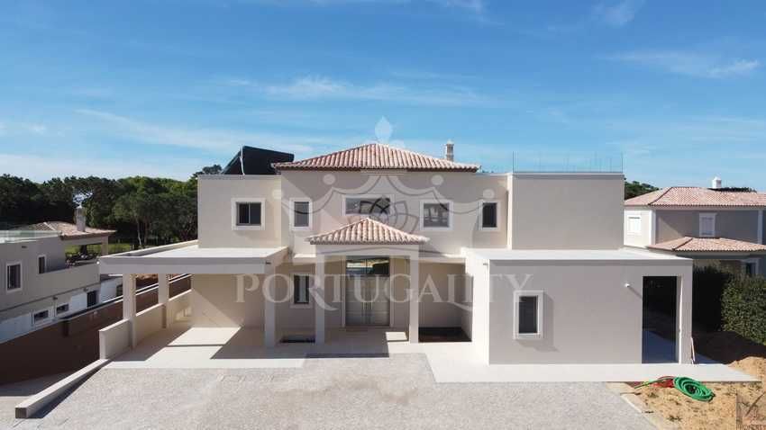 Villa in Vilamoura, Portugal, 458 sq.m - picture 1