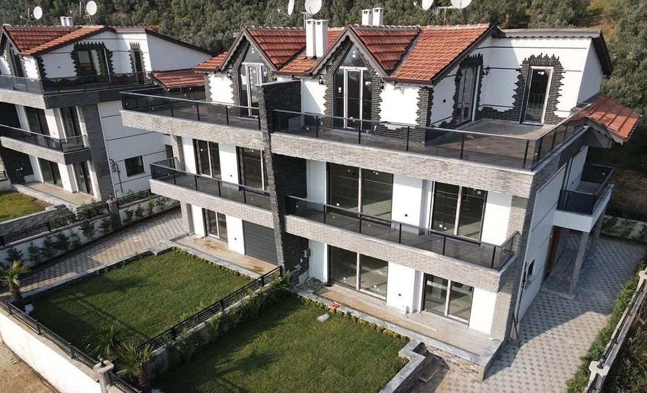 Villa in Bursa, Türkei, 256 m2 - Foto 1