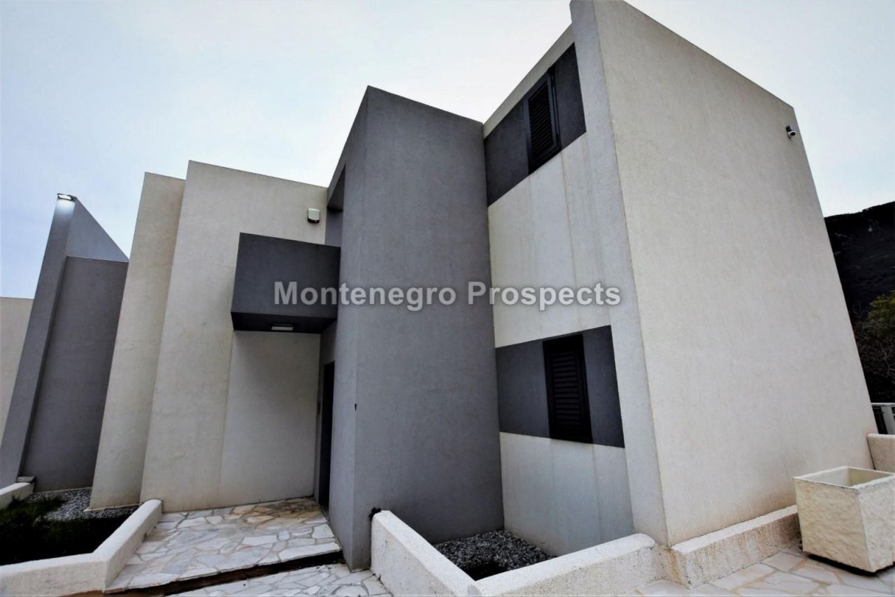 Villa in Kotor, Montenegro, 339 sq.m - picture 1