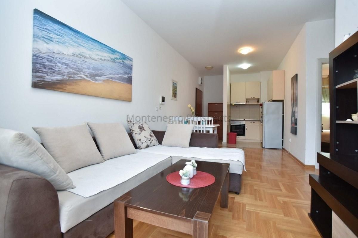 Apartment in Budva, Montenegro, 52 sq.m - picture 1