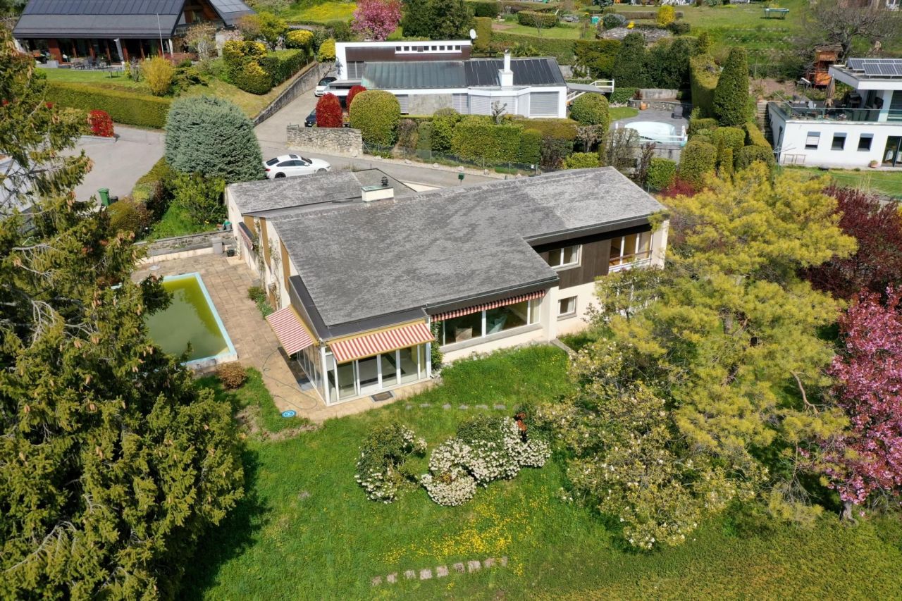 House La Tour-de-Peilz, Switzerland, 320 sq.m - picture 1