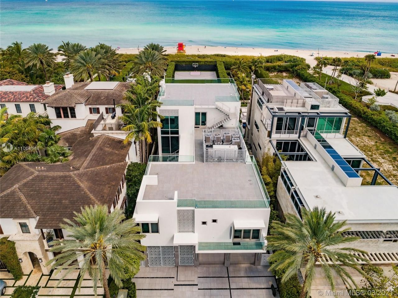 Maison à Miami, États-Unis, 680 m2 - image 1