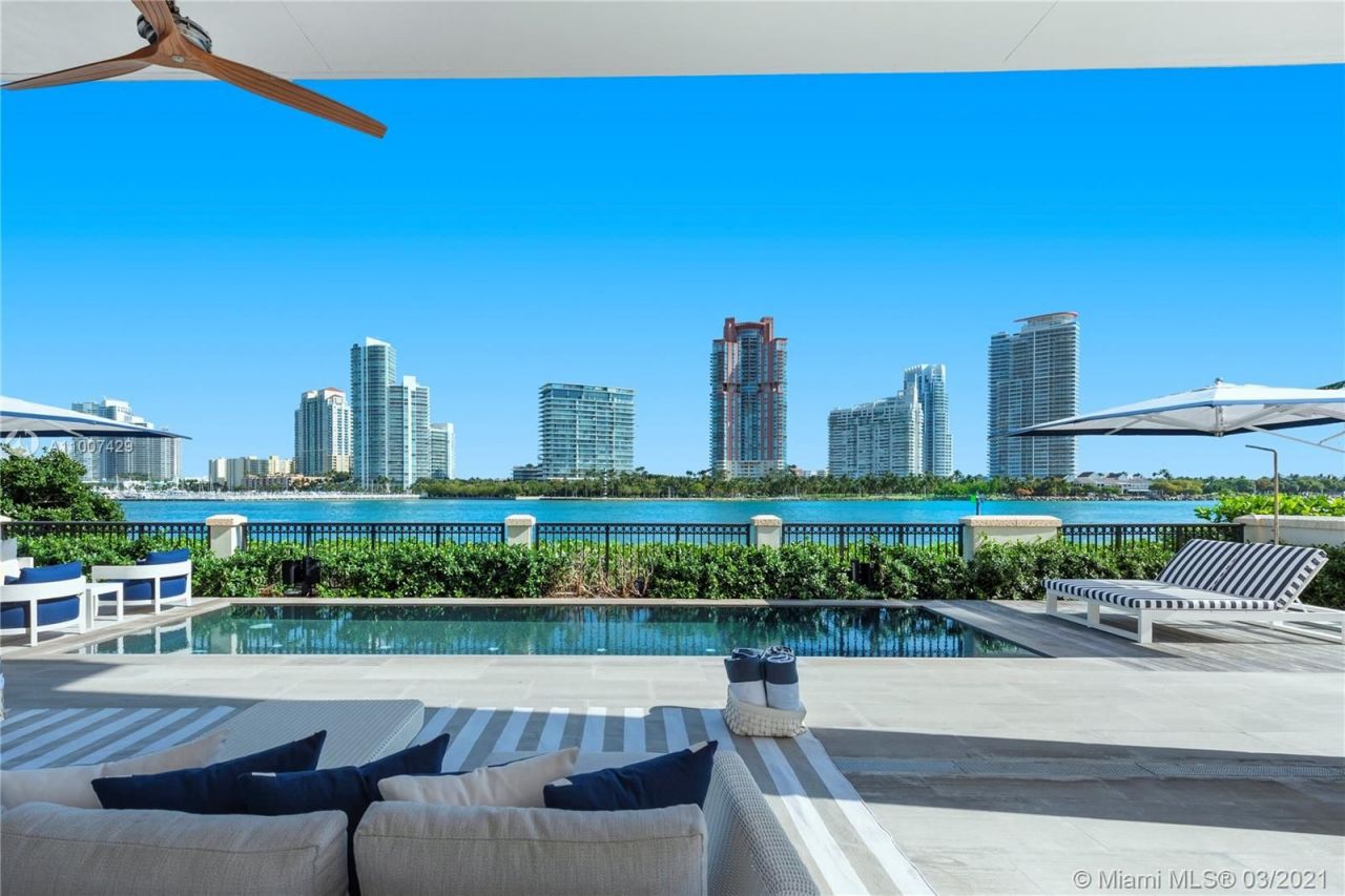 Flat in Miami, USA, 398 sq.m - picture 1