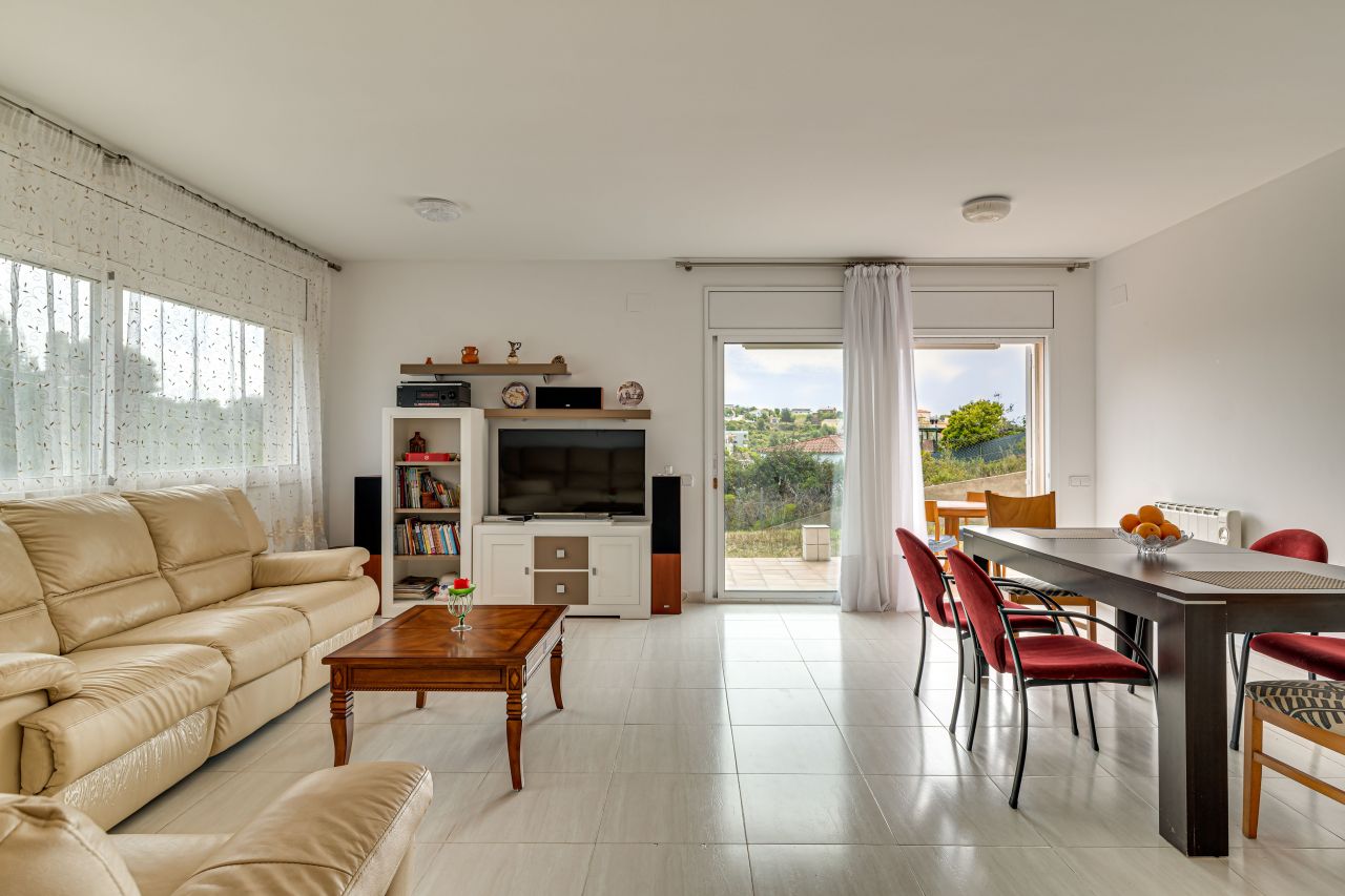 Casa en Calafell, España, 202 m2 - imagen 1