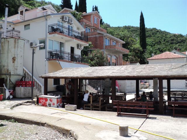 Cafetería, restaurante en Herceg-Novi, Montenegro, 320 m2 - imagen 1