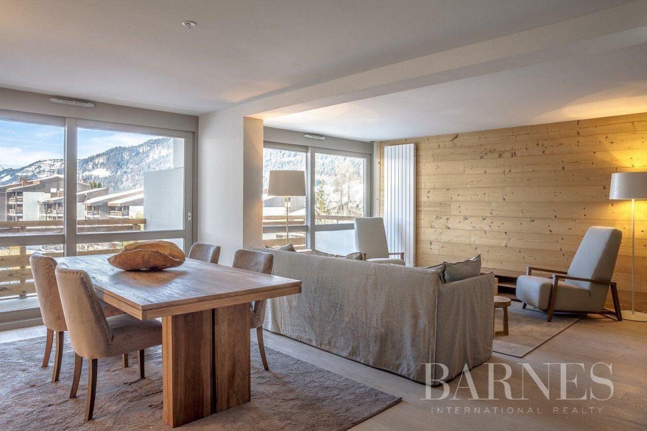 Flat in Megeve, France, 109.1 sq.m - picture 1