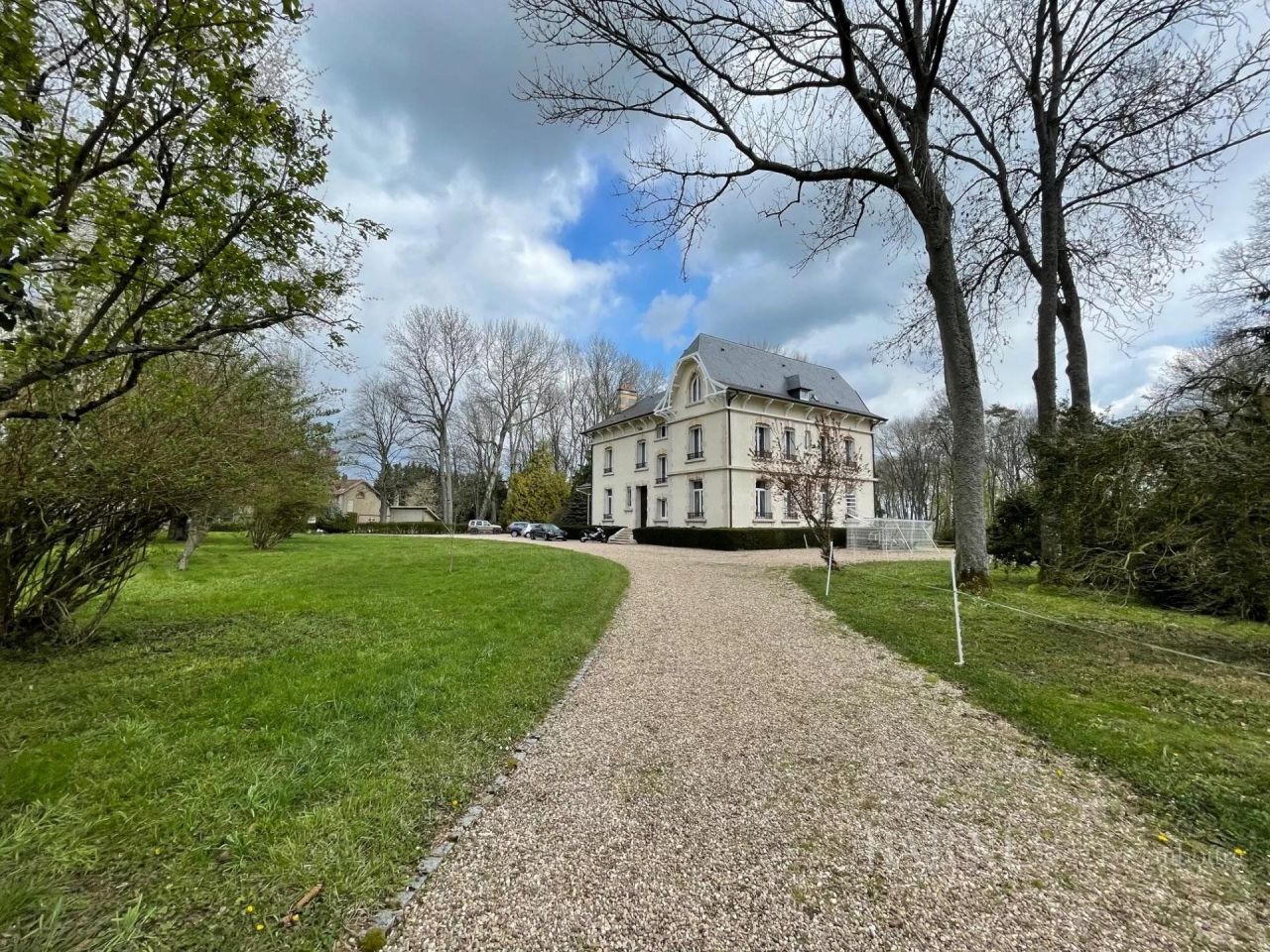 Mansion in Luxembourg, Luxembourg, 650 sq.m - picture 1