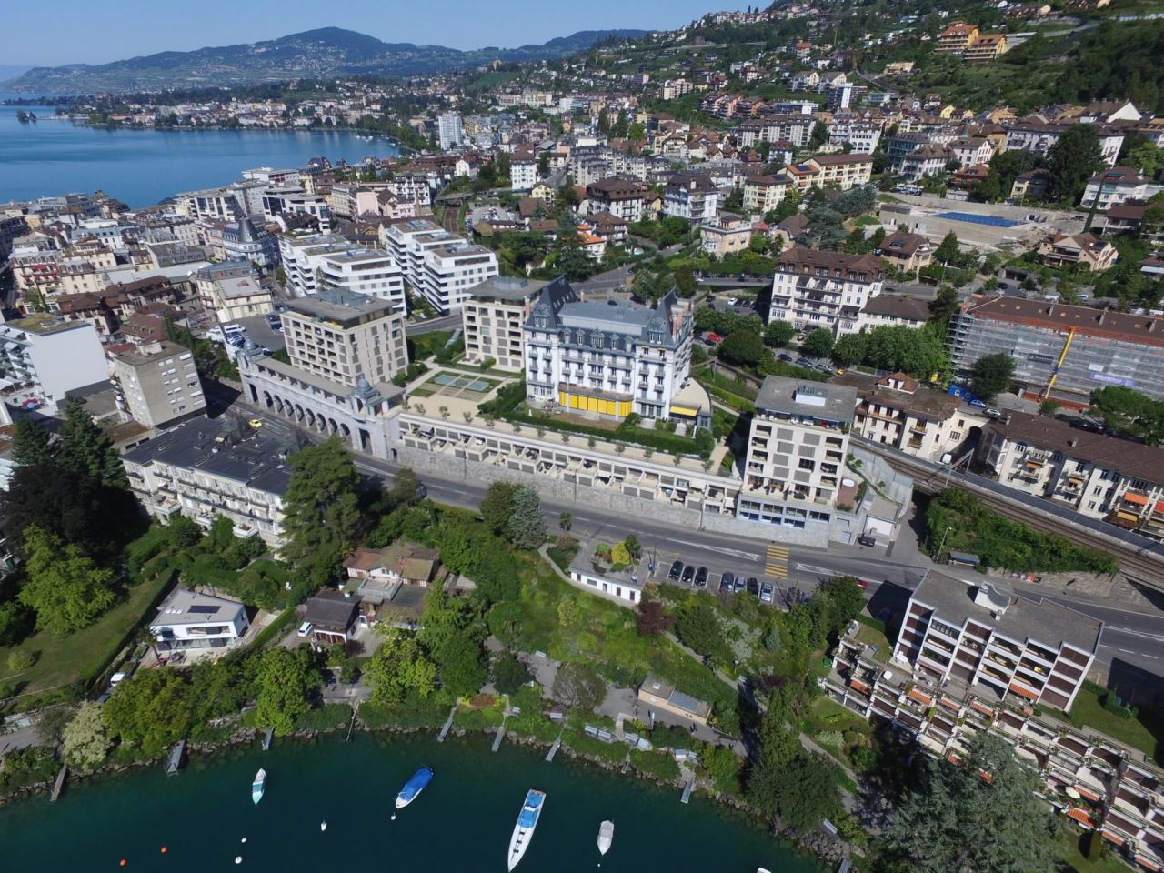 Flat in Montreux, Switzerland, 175 sq.m - picture 1