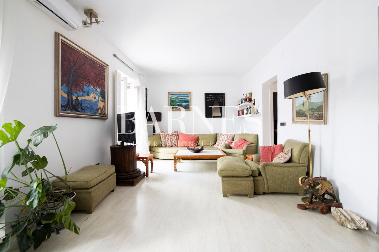 Flat in Madrid, Spain, 128 sq.m - picture 1