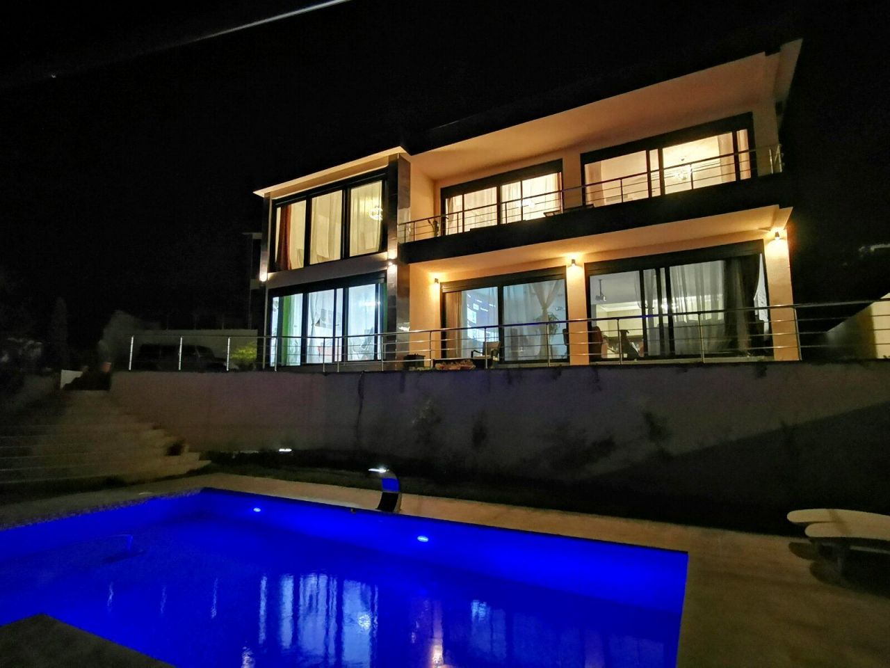House in Bar, Montenegro, 360 sq.m - picture 1