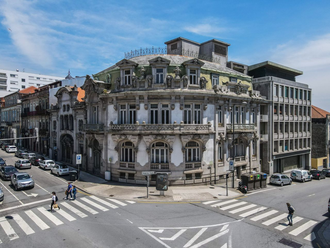 Gewerbeimmobilien in Porto, Portugal, 292 m2 - Foto 1