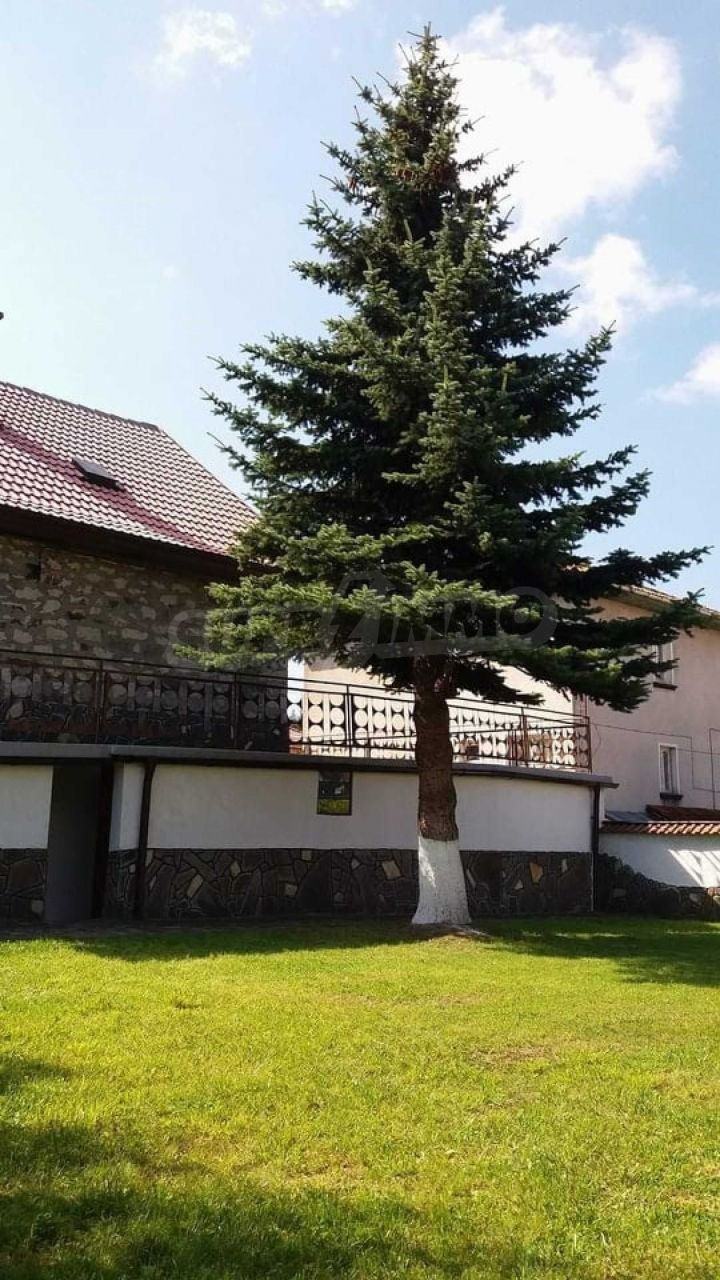 Maison dans Dospat, Bulgarie, 340 m2 - image 1