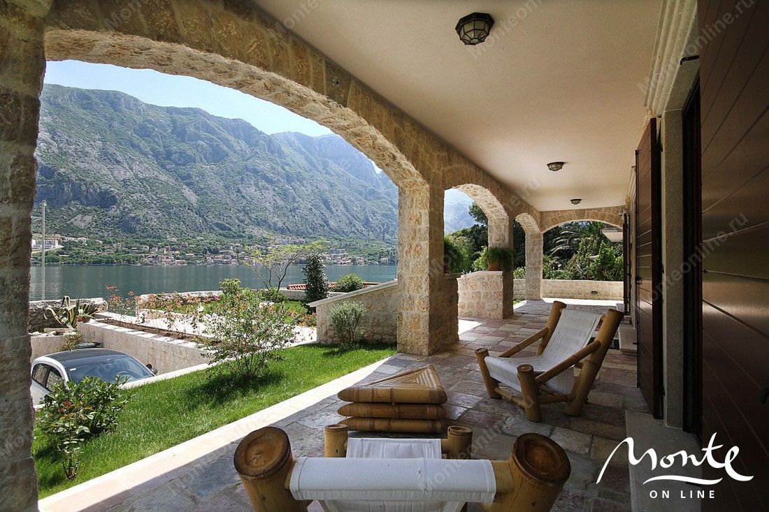 Villa in Prkanj, Montenegro, 497 m2 - Foto 1