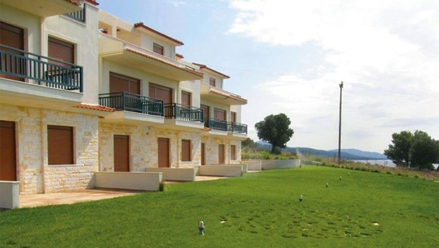 Commercial apartment building in Sithonia, Greece, 750 sq.m - picture 1