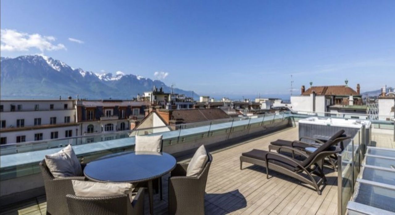 Apartment in Montreux, Switzerland, 92 sq.m - picture 1