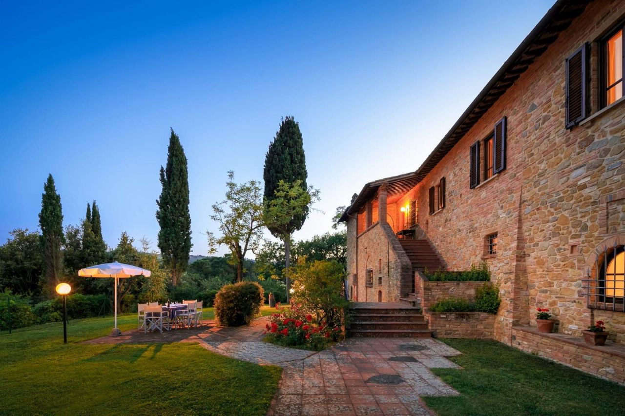 Casa Montaione, Italia, 550 m2 - imagen 1