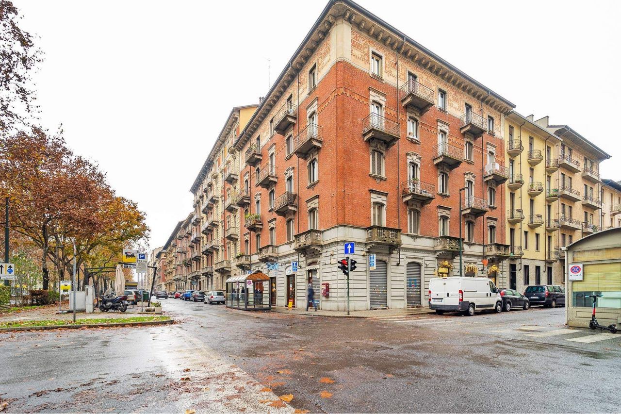 Apartment Torino, Italy, 190 sq.m - picture 1