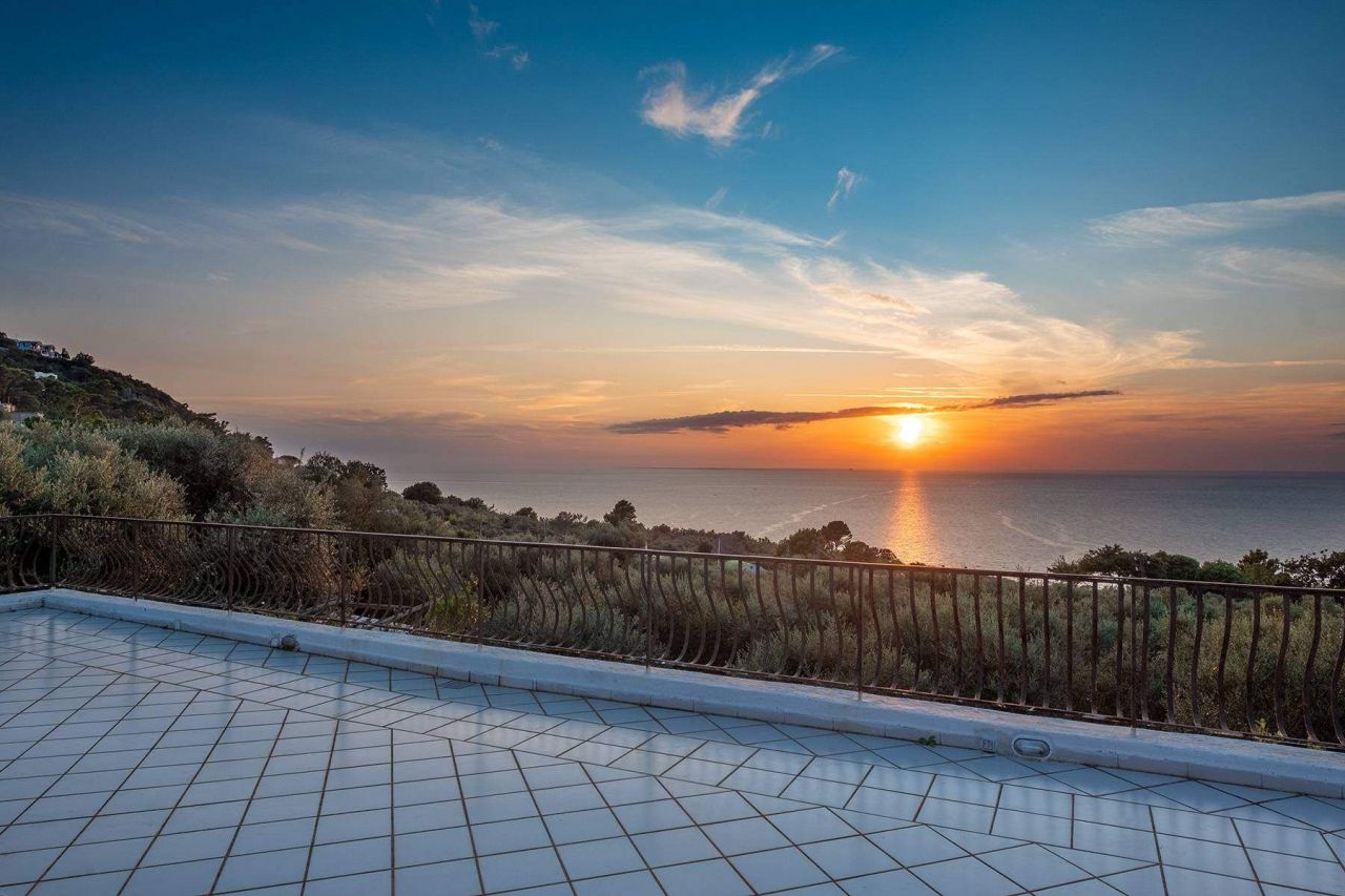 Casa en Capri, Italia, 200 m2 - imagen 1