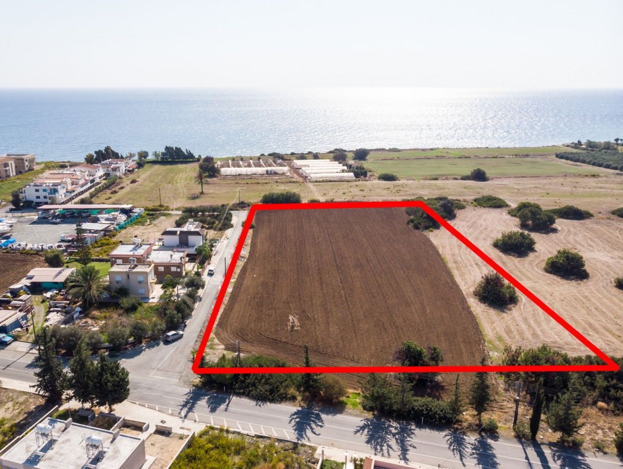 Land in Larnaca, Cyprus, 10 034 sq.m - picture 1