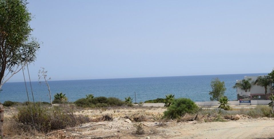 Terrain à Nicosie, Chypre, 7 050 m2 - image 1