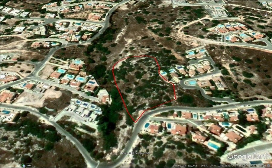 Land in Paphos, Cyprus, 8 362 sq.m - picture 1