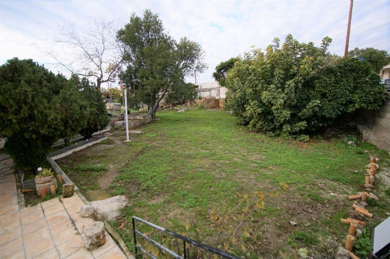 Land in Paphos, Cyprus, 1 153 sq.m - picture 1