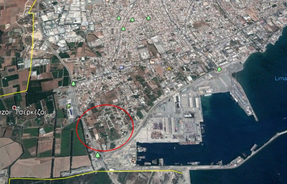 Land in Limassol, Cyprus, 25 139 sq.m - picture 1