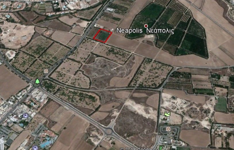 Land in Paphos, Cyprus, 10 049 sq.m - picture 1