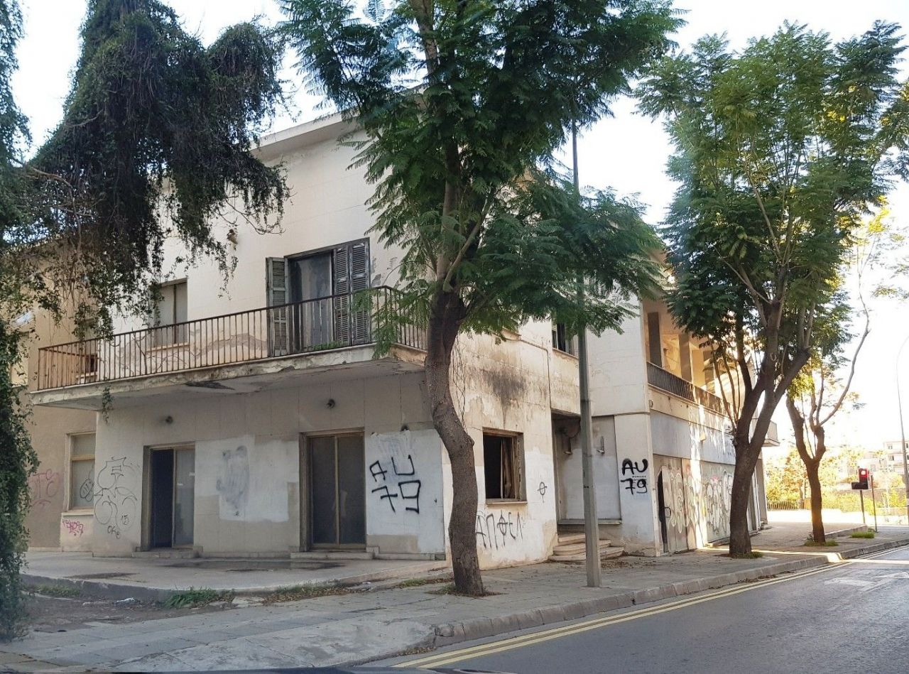 Commercial property in Nicosia, Cyprus - picture 1