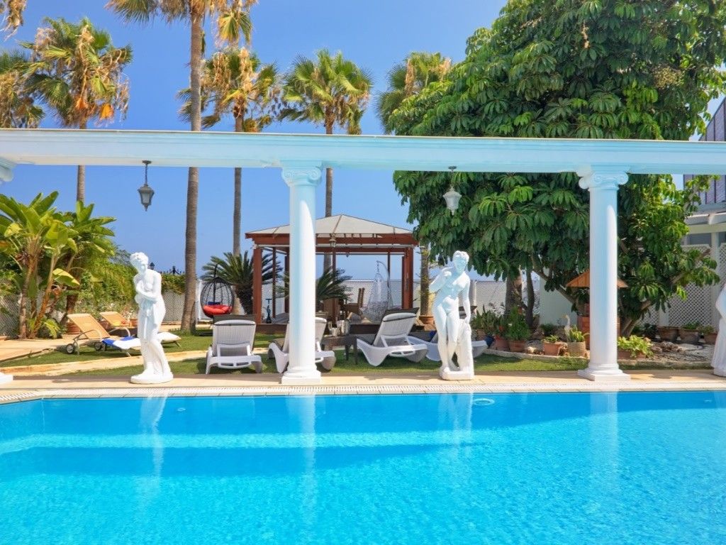 Villa in Limassol, Cyprus, 810 sq.m - picture 1