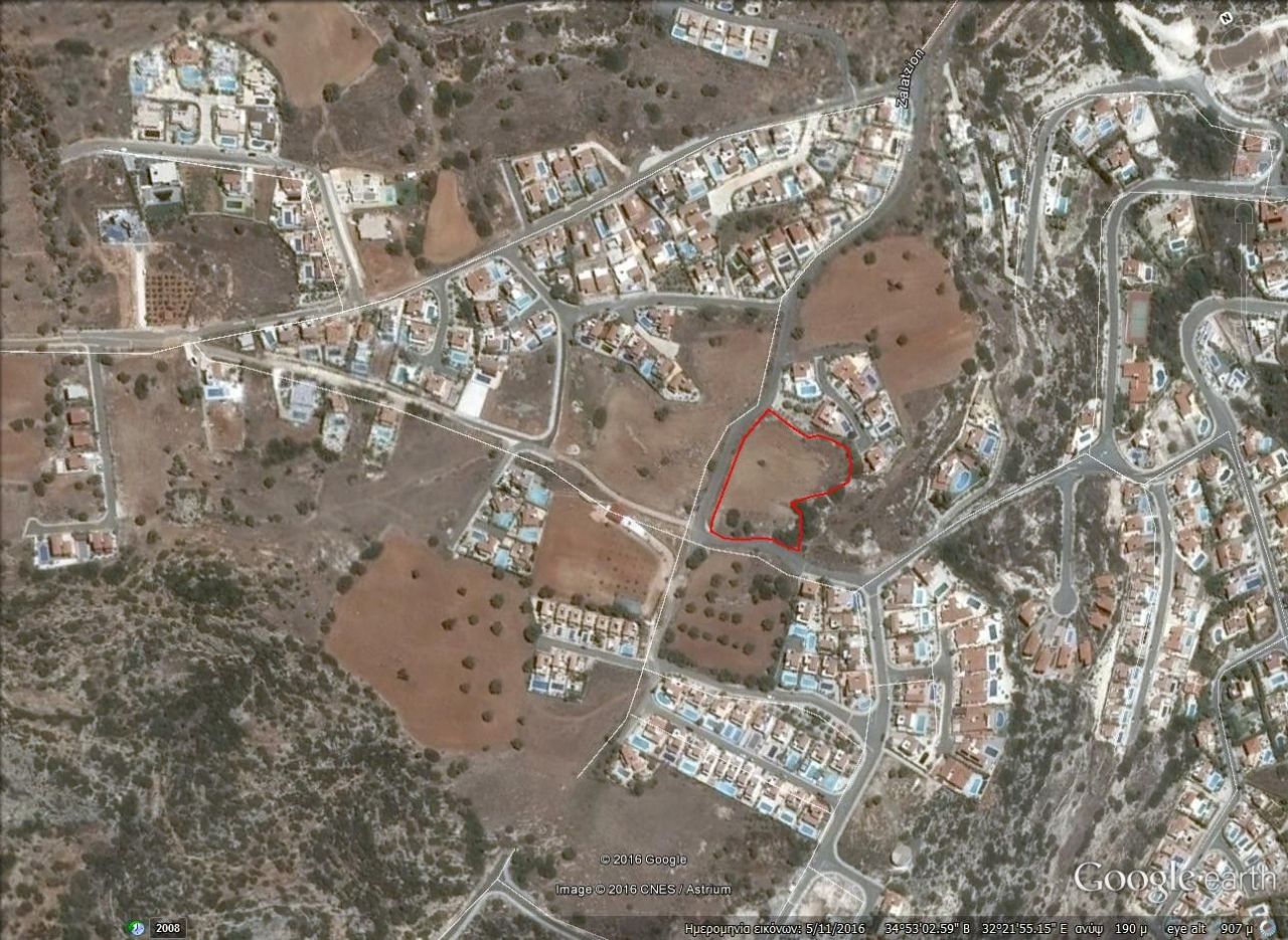 Land in Paphos, Cyprus, 6 021 sq.m - picture 1