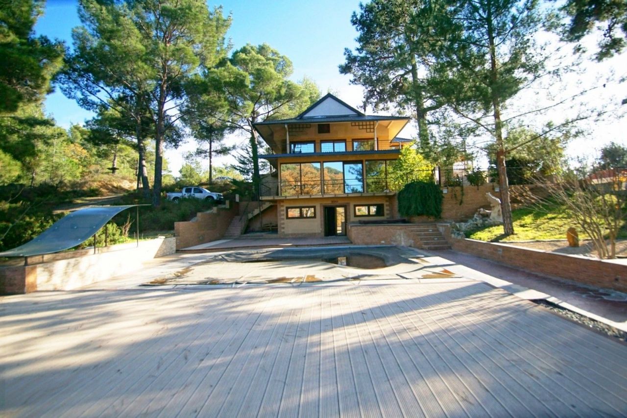 Villa in Limassol, Cyprus, 200 sq.m - picture 1