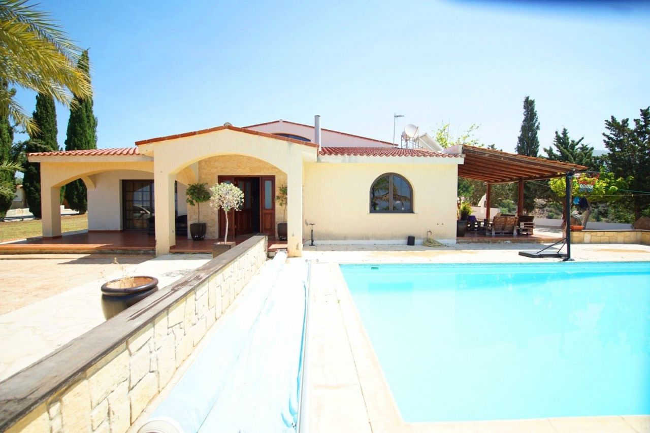 Villa en Pafos, Chipre, 350 m2 - imagen 1