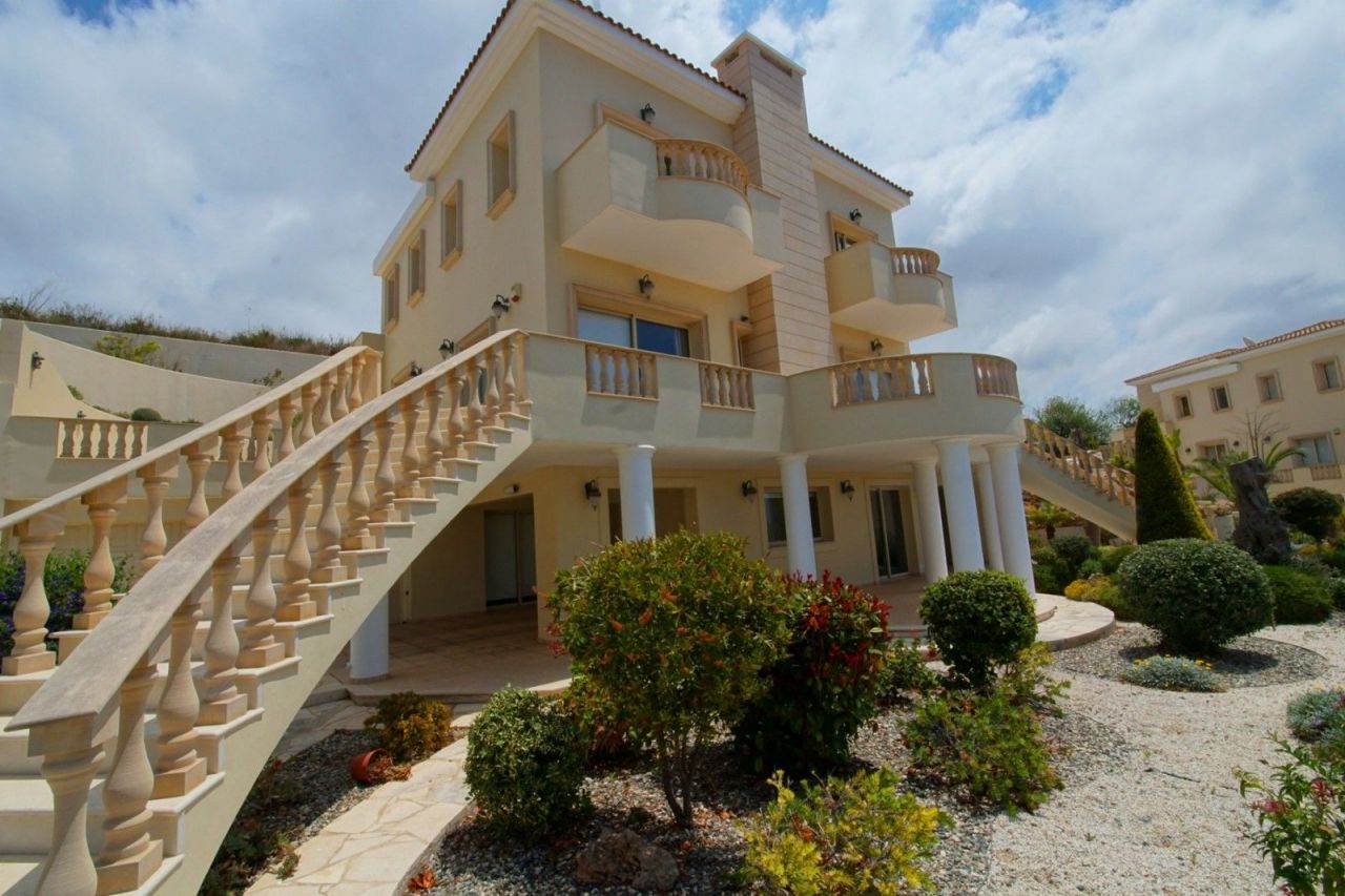 Villa en Pafos, Chipre, 680 m2 - imagen 1