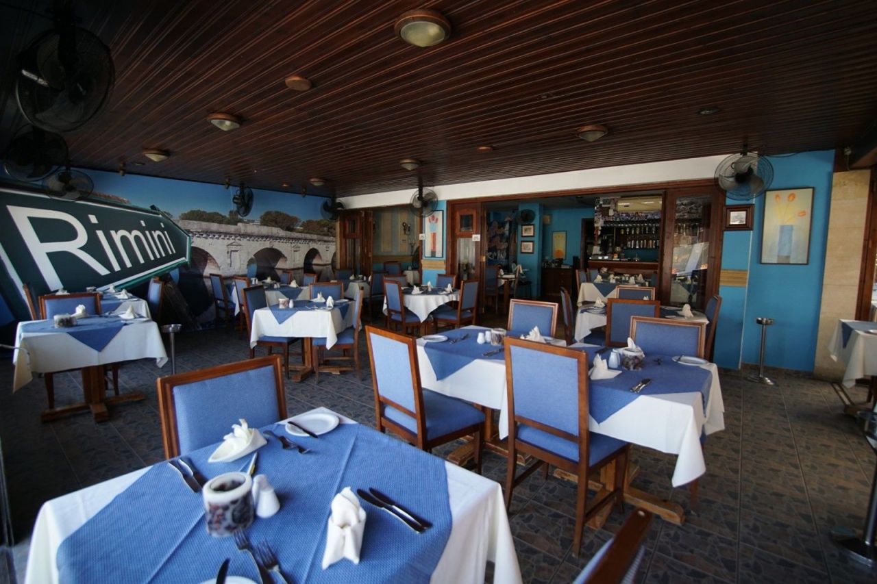 Cafetería, restaurante en Pafos, Chipre, 140 m2 - imagen 1