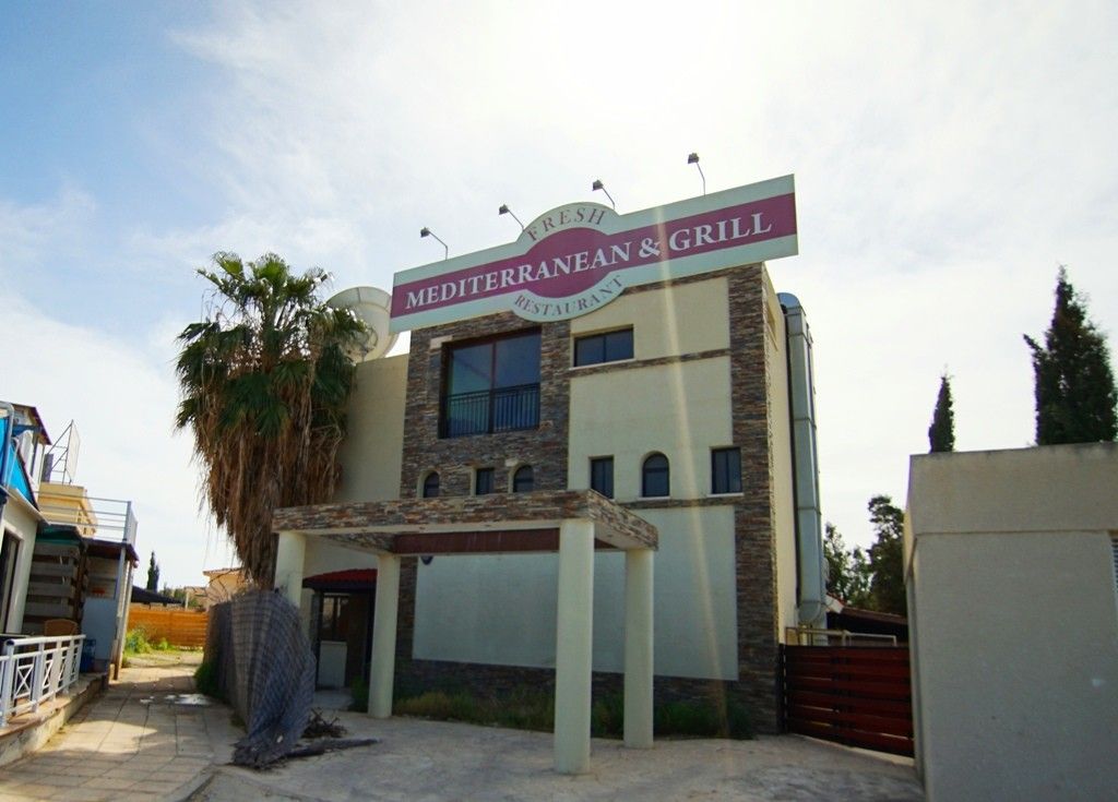 Cafetería, restaurante en Pafos, Chipre, 489 m2 - imagen 1