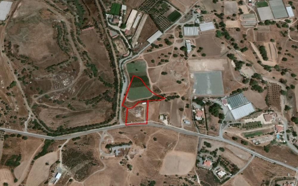 Land in Limassol, Cyprus, 8 871 sq.m - picture 1