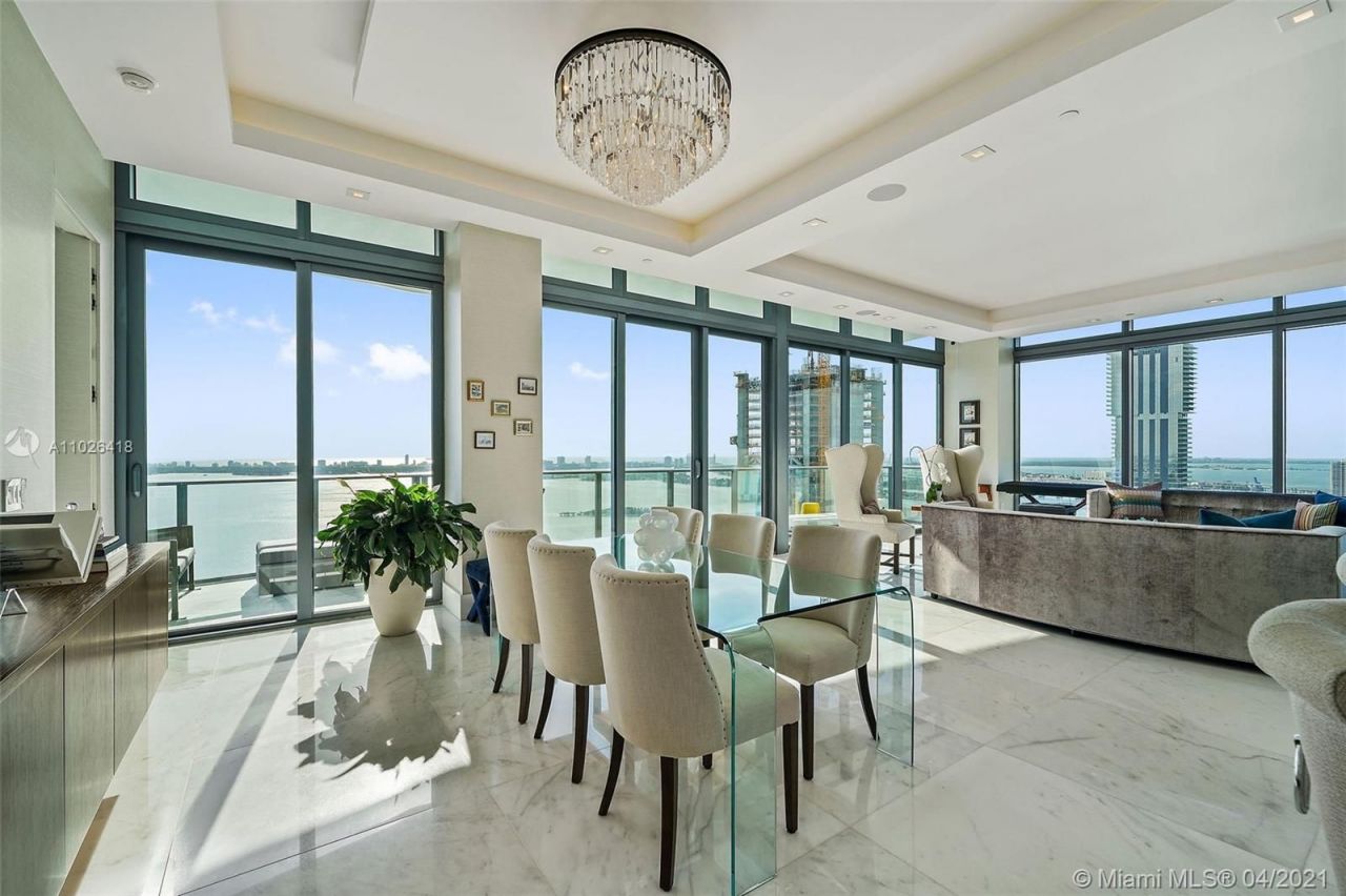 Flat in Miami, USA, 239 sq.m - picture 1