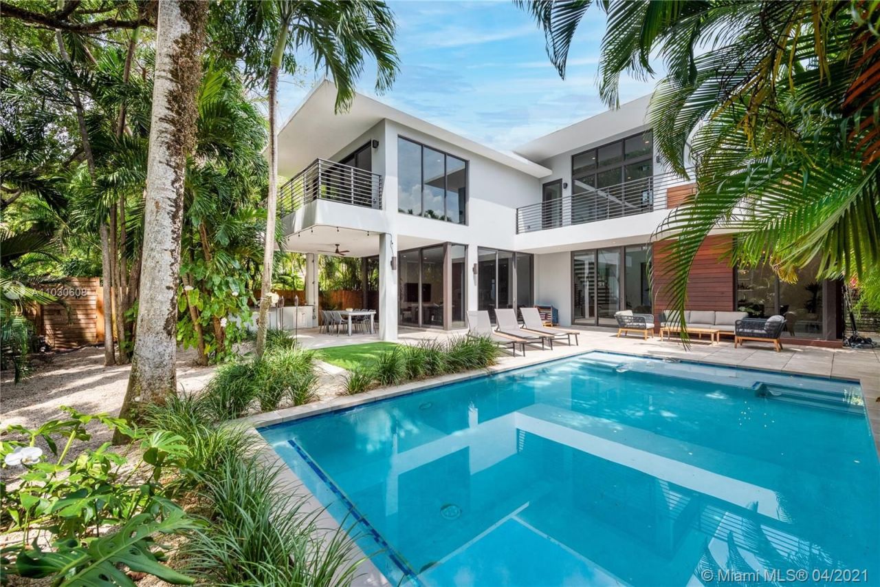 Casa en Miami, Estados Unidos, 288 m2 - imagen 1