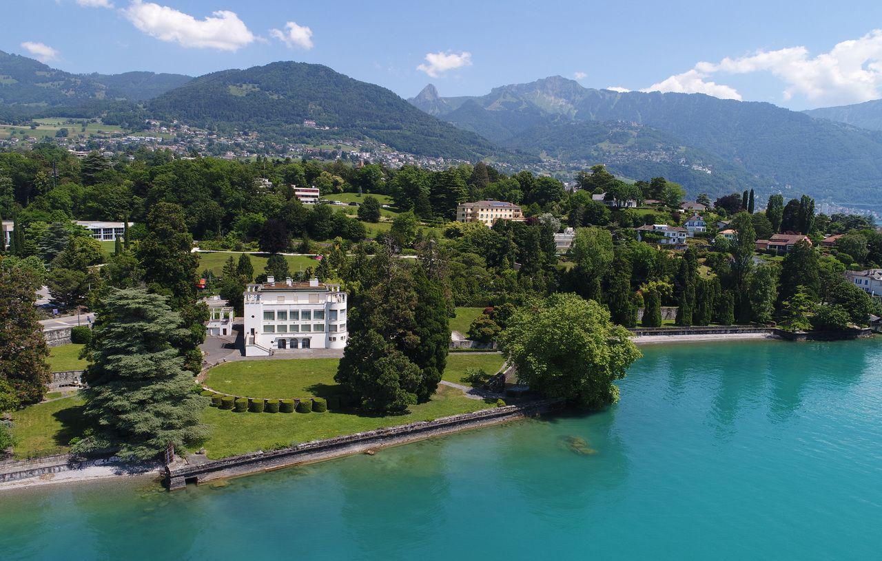 Maison à Montreux, Suisse, 1 500 m2 - image 1