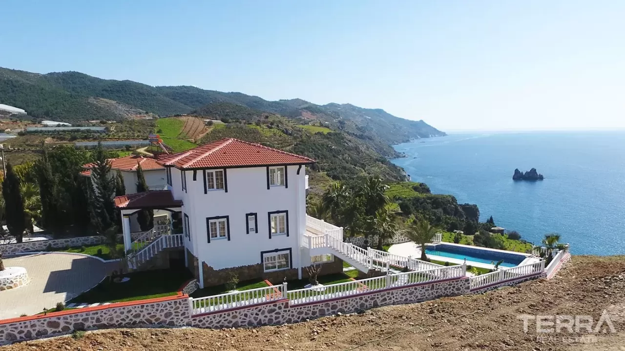 Villa in Gazipasa, Turkey, 300 sq.m - picture 1