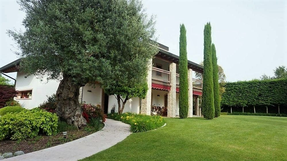 Villa in Lignano Sabbiadoro, Italy, 695 sq.m - picture 1