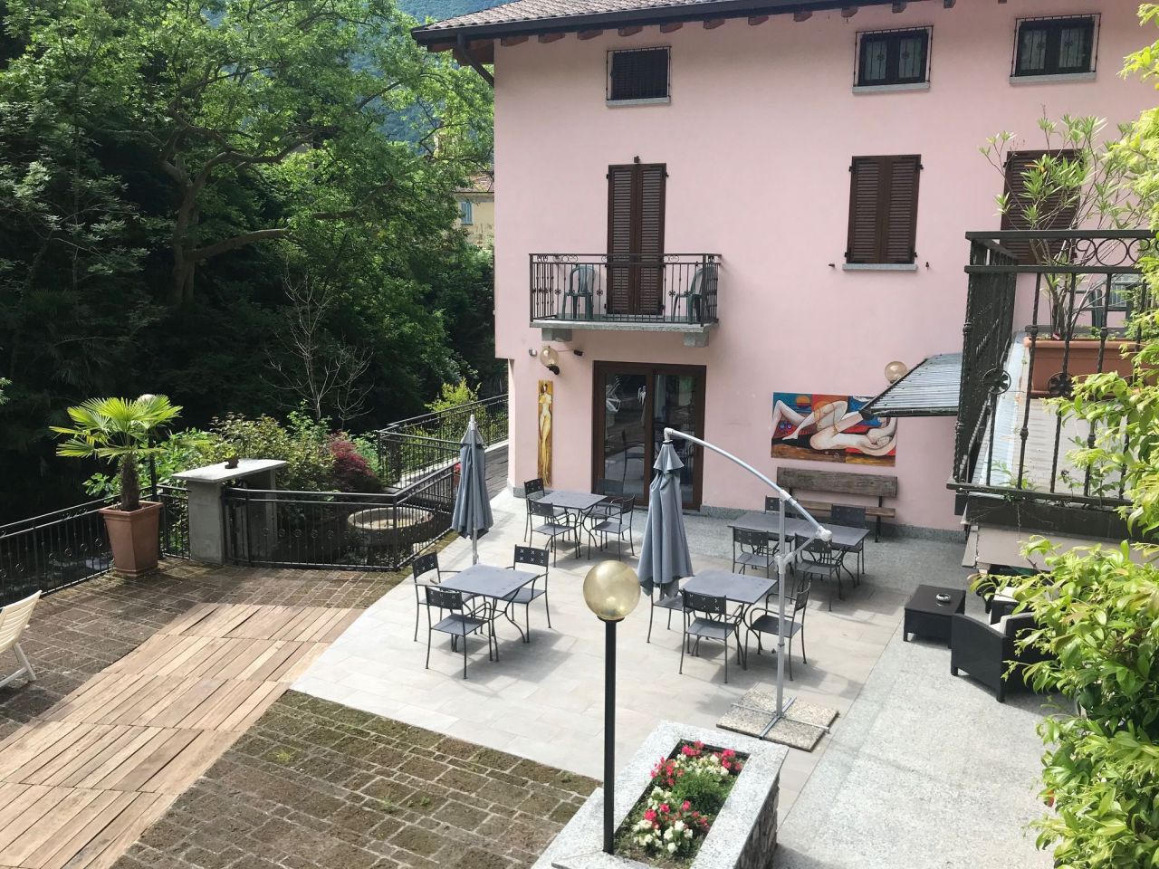 Hôtel par le Lac de Lugano, Italie, 800 m2 - image 1