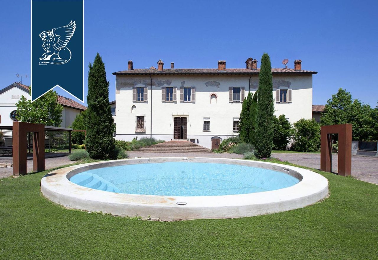 Villa à Pavía, Italie, 1 000 m2 - image 1