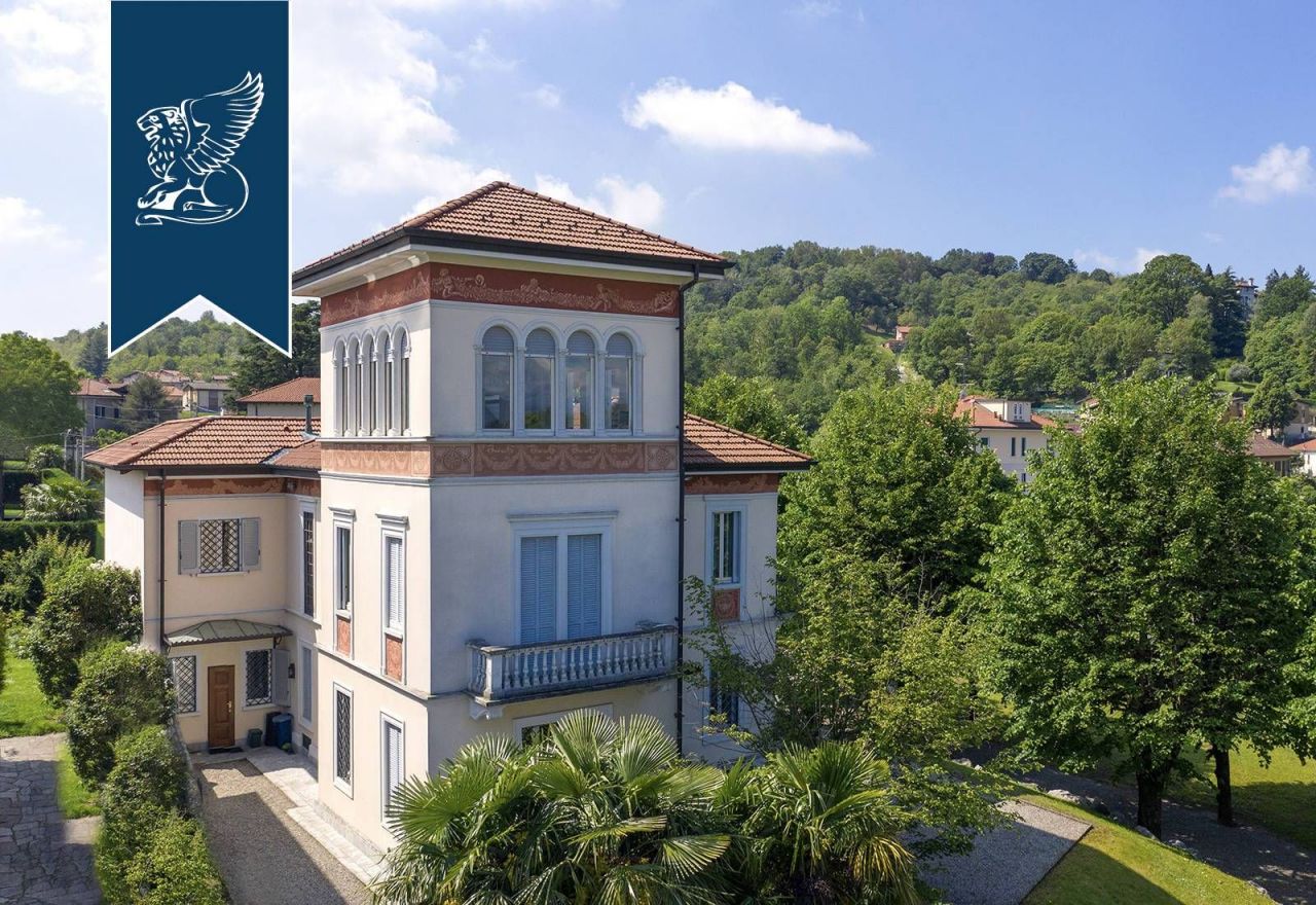 Villa in Varese, Italien, 550 m2 - Foto 1